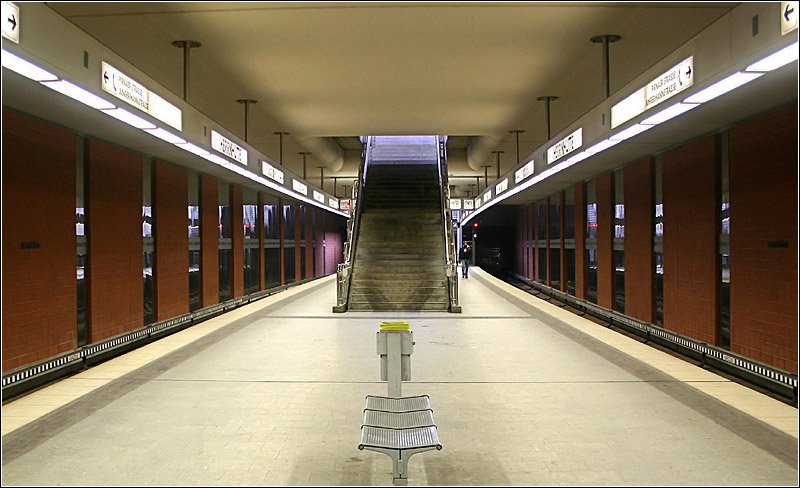 U-Bahn Nuernberg (1).jpg