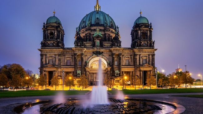 cathedral-berlin-fountain-berlin