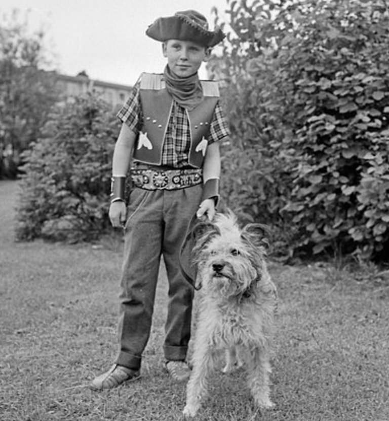 Germany1960s_cowboy&dog.jpg