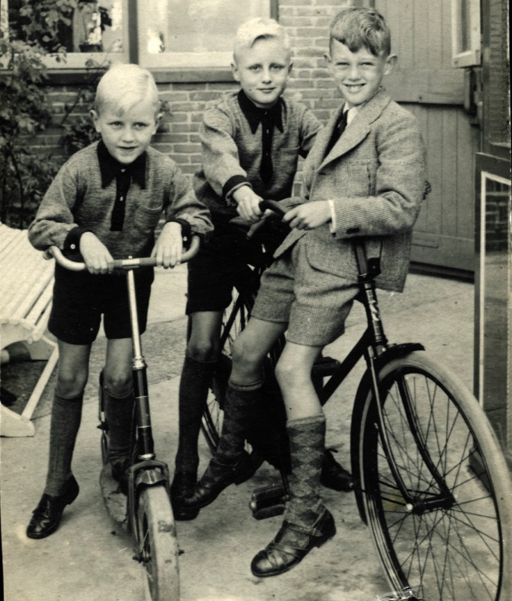 Germany1939_bikes.jpg