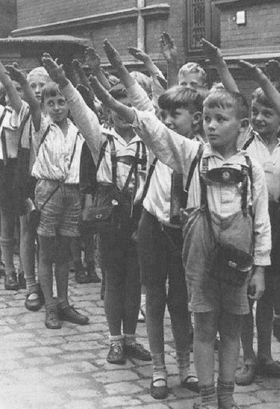 Germany1930s_salute.jpg