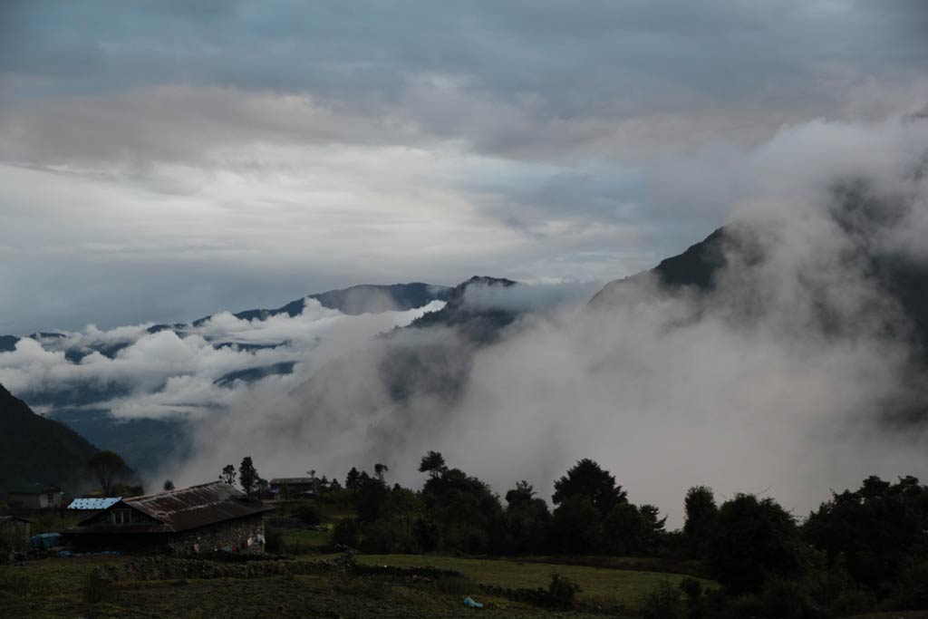 lukla-fog-mountain-village.jpg