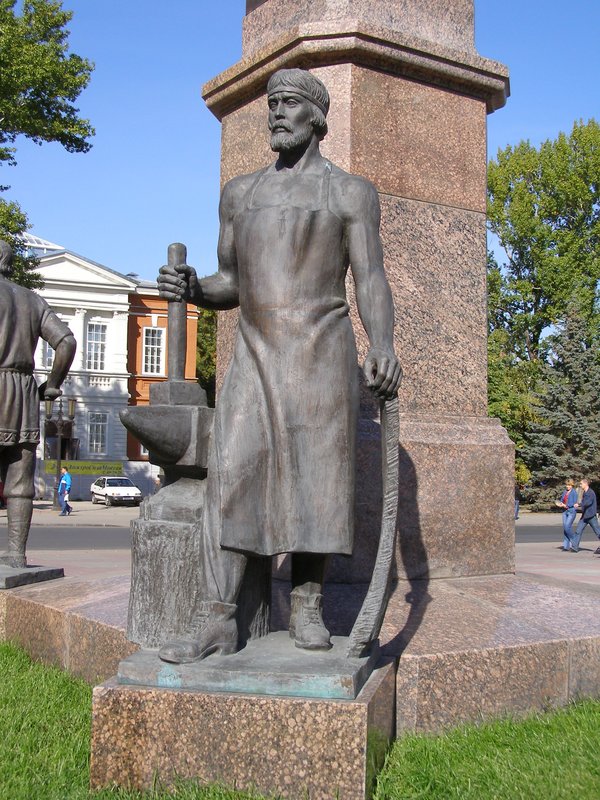 Фрагмент памятника П.А.Столыпину