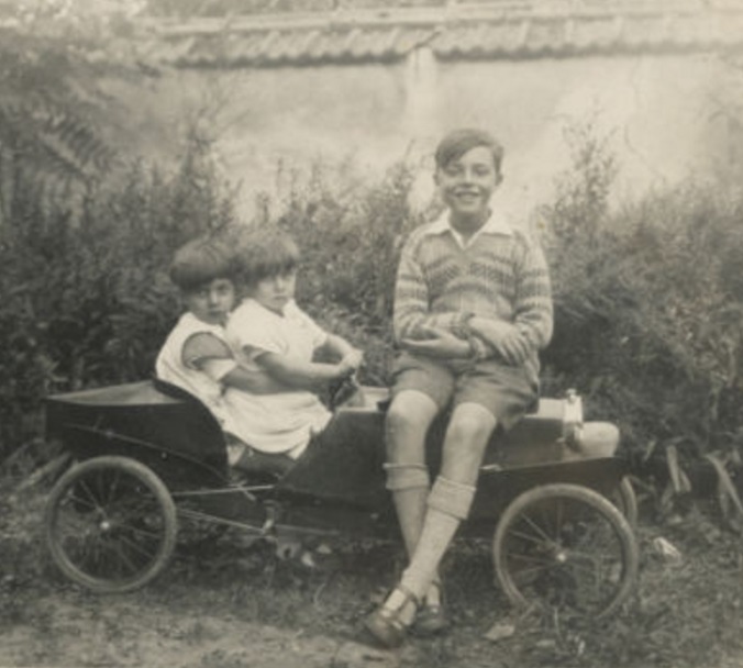 Unknown1930s_pedalcar.jpg