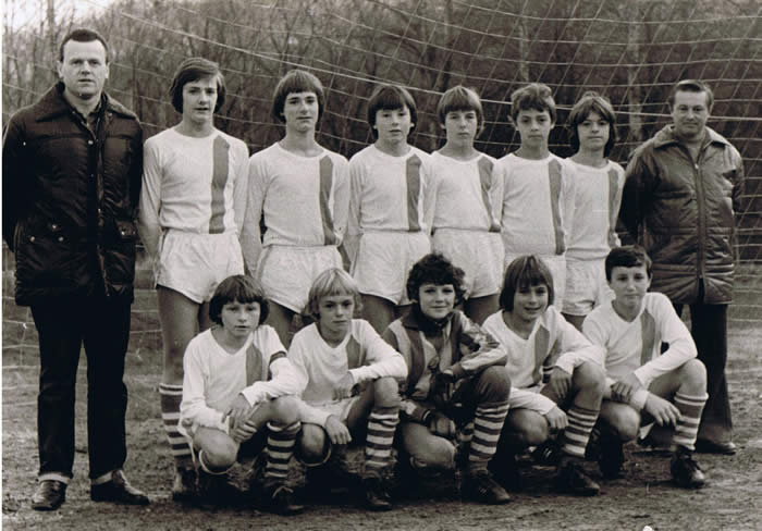 1982-83schulermannschaft.jpg