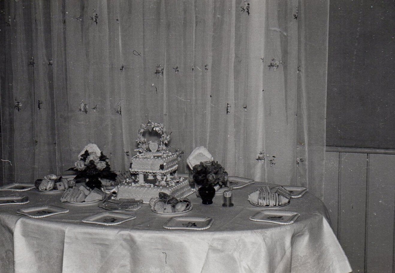 28 Wedding Cake.jpg