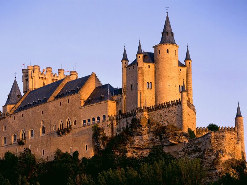 Alcazar Castle, Segovia, Spain.j