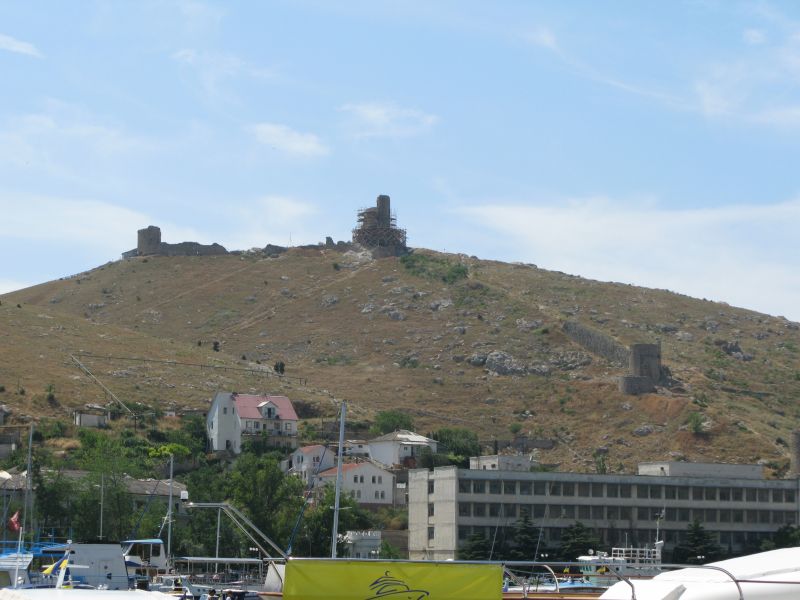 Древняя крепость Чембало